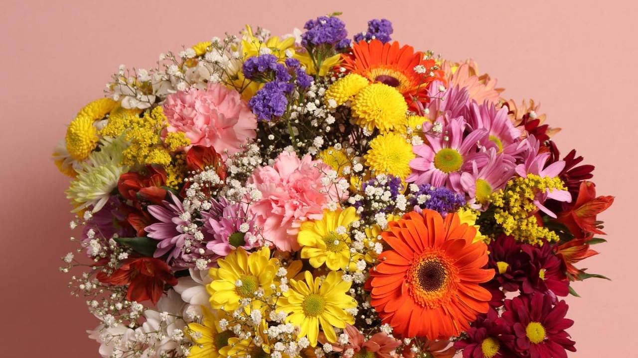 5 atitudes que estão prejudicando seus buquês de flores.