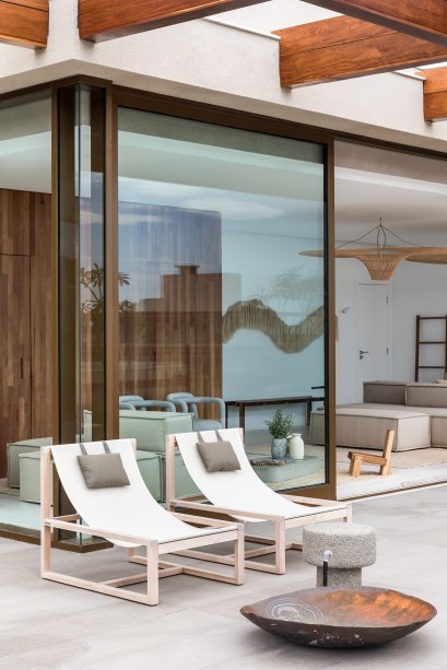 Cobertura deslumbrante de 760 m² na praia tem cozinha gourmet e piscina