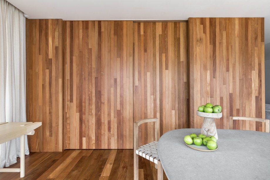 Cobertura deslumbrante de 760 m² na praia tem cozinha gourmet e piscina