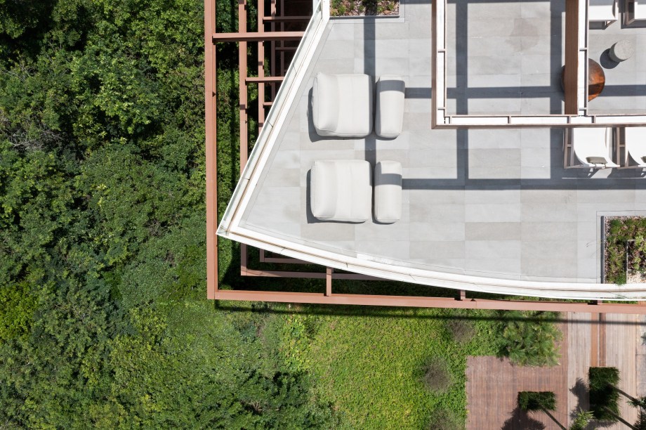 Cobertura deslumbrante de 760 m² na praia tem cozinha gourmet e piscina