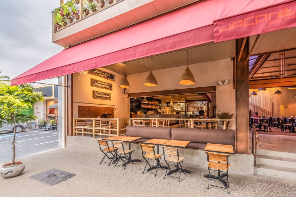 6 restaurantes de São Paulo com culinária e decorações marcantes! Na foto, Bar Jacaré Grill.