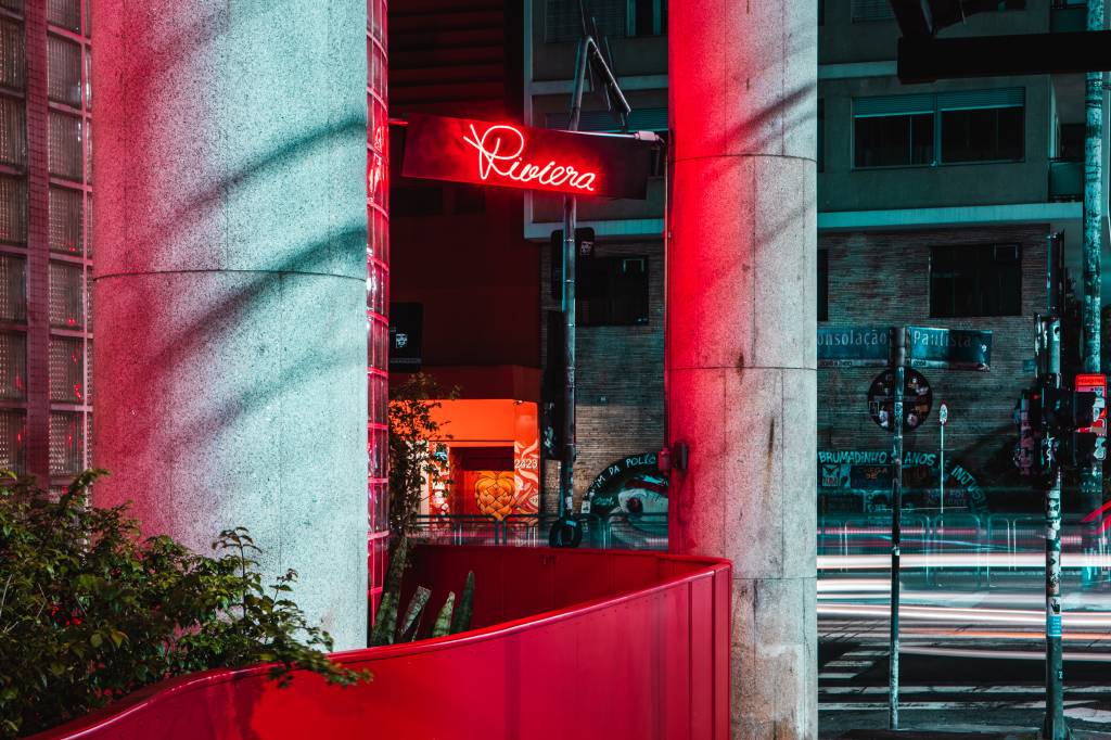 6 restaurantes de São Paulo com culinária e decorações marcantes! Na foto, Riviera.