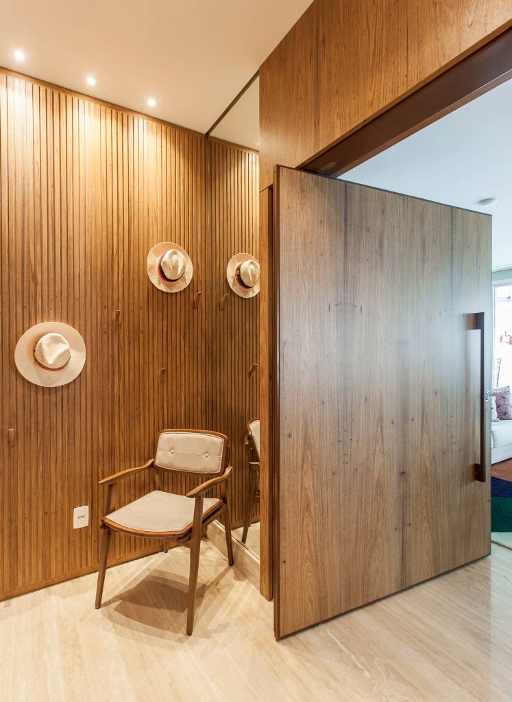 5 boas ideias para decorar o hall de entrada. Projeto de Korman Arquitetos.