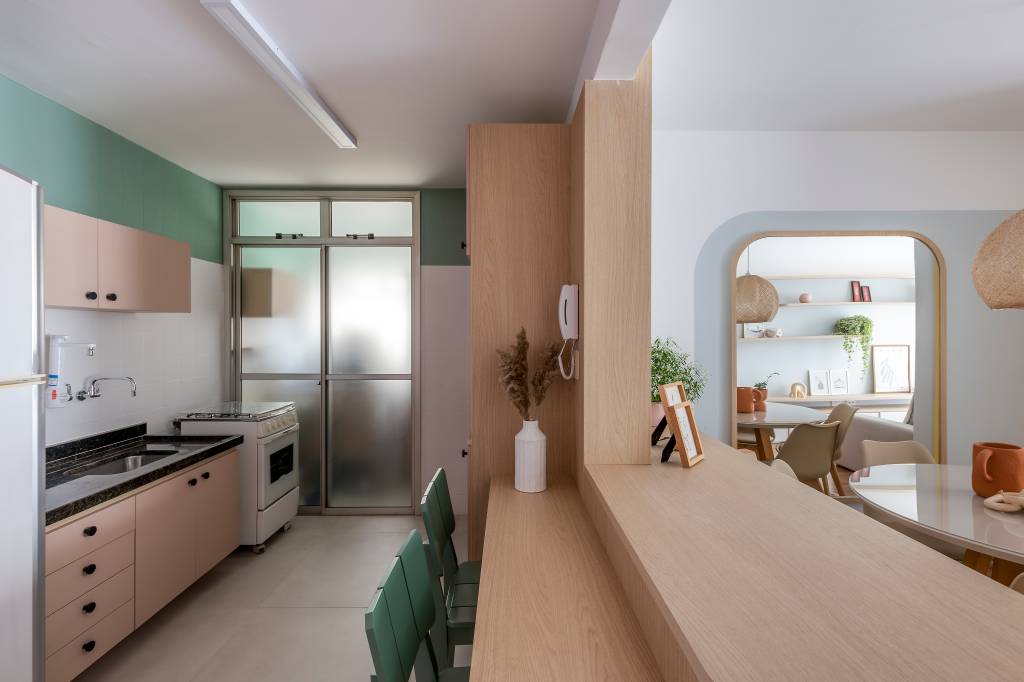 Apartamento de 58 m² tem decoração leve inspirada no Feng Shui. Projeto de Bruna Hidalgo.