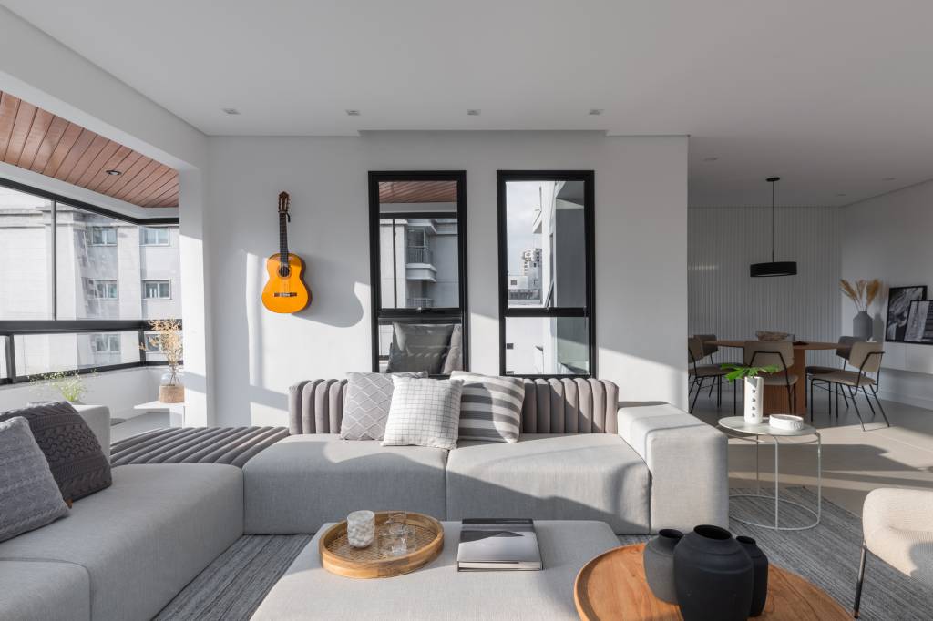 Quais são as cores que combinam com cinza na decoração