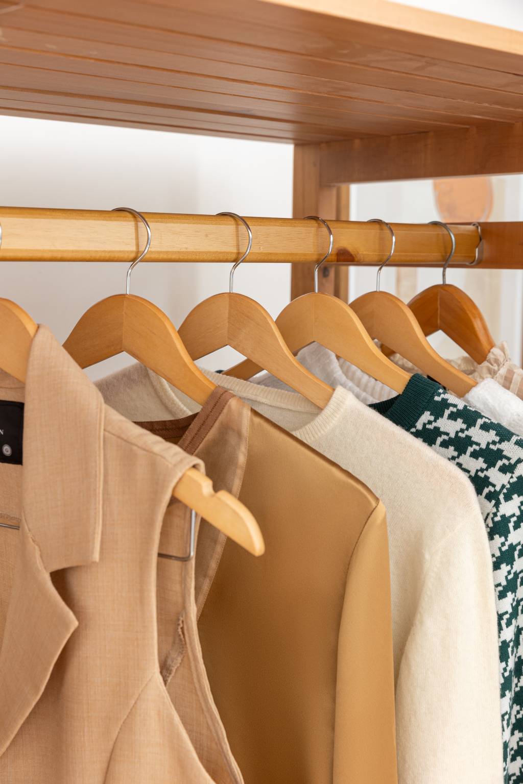 Guia definitivo de cabides: descubra o melhor tipo para cada peça