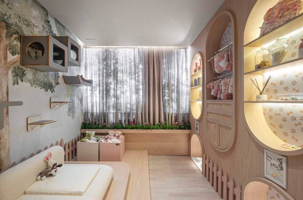 Pet Friendly: Suítes Despertar na CASACOR SC tem banheiro exclusivo para pets. Projeto de Mathues Xavier.