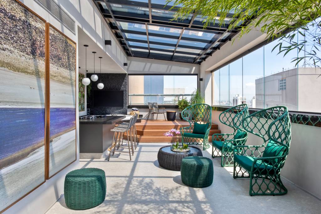 Cobertura retrátil e motorizada permite que cobertura seja utilizada em qualquer tempo