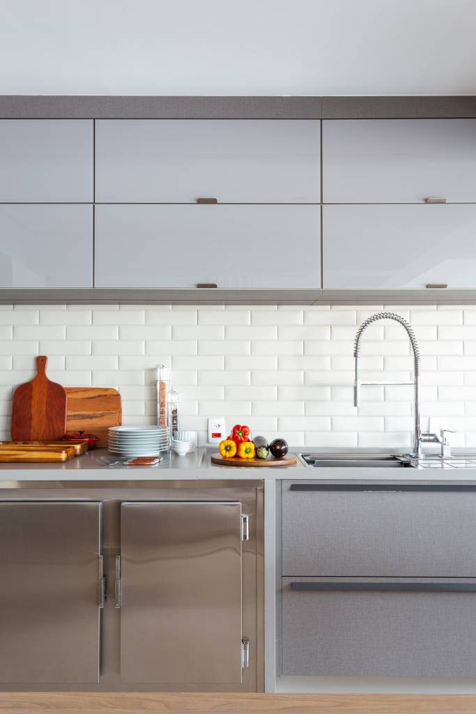 Cozinha de masterchef: arquitetas explicam os detalhes que fazem uma cozinha gourmet. Projeto de Dantas & Passos Arquitetura.