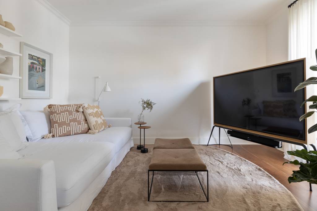 apartamento-neoclassico-ganha-identidade-unica-ao-mesclar-design-brasileiro-e-frances-felipe-carolo-arquitetura-foto-ruy-teixeira-6 Apartamentoneoclássico ganha identidade única ao mesclar design brasileiro e frances. Projeto de Felipe Carolo Arquitetura
