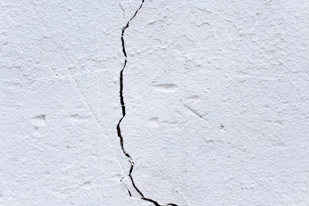 Fissuras em casa: principais causas e o que representam na construção
