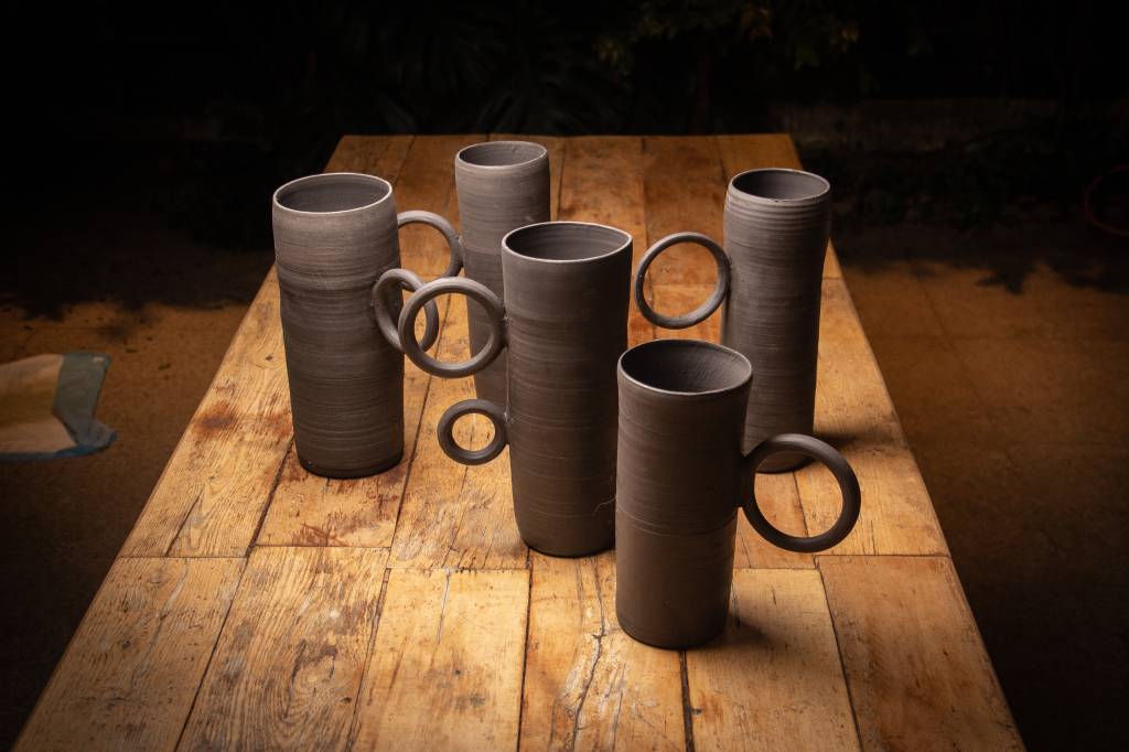 Vasos de cerâmica: 5 dicas para usá-los na decoração