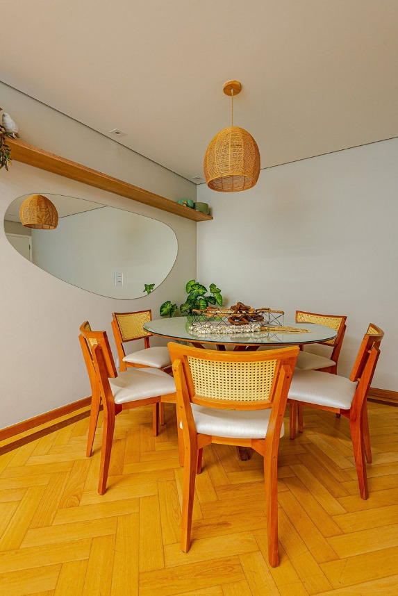 Apê de 68 m² tem decoração inspirada na calma do litoral. Projeto de Renato Aguiar.