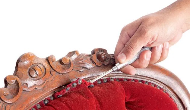 Aprenda a restaurar uma poltrona clássica