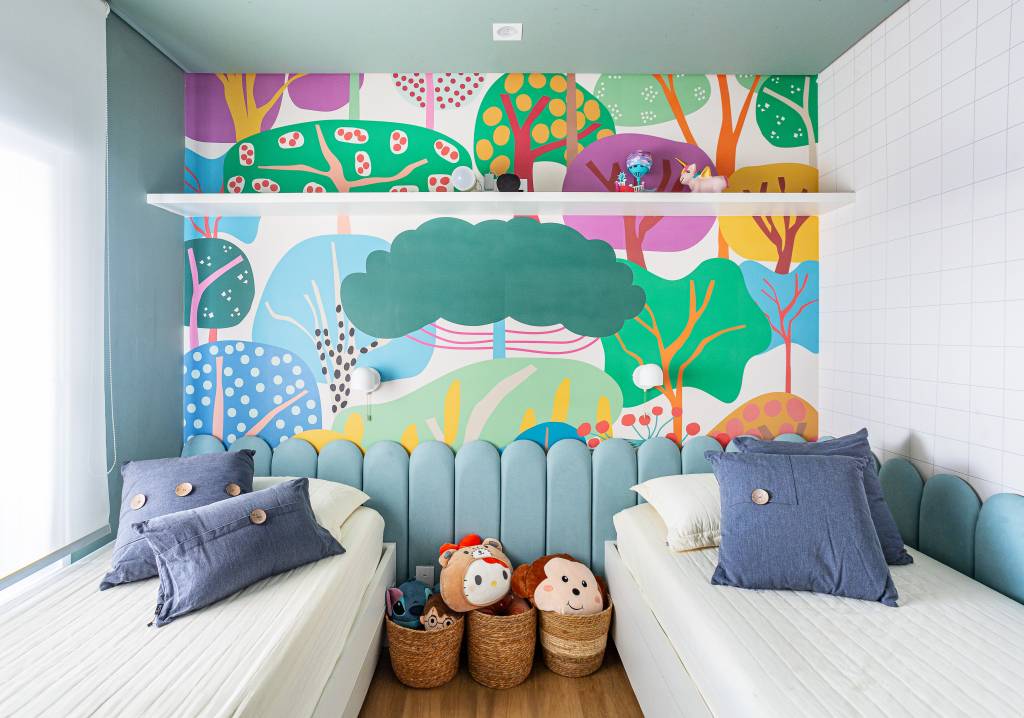 reforma-em-apartamento-cria-home-office-oculto-na-sala-de-estar-go-up-arquitetura-29-quarto-infantil-papel-de-parede Reforma em apartamento cria home office oculto na sala de estar. Projeto de Go Up Arquitetura.