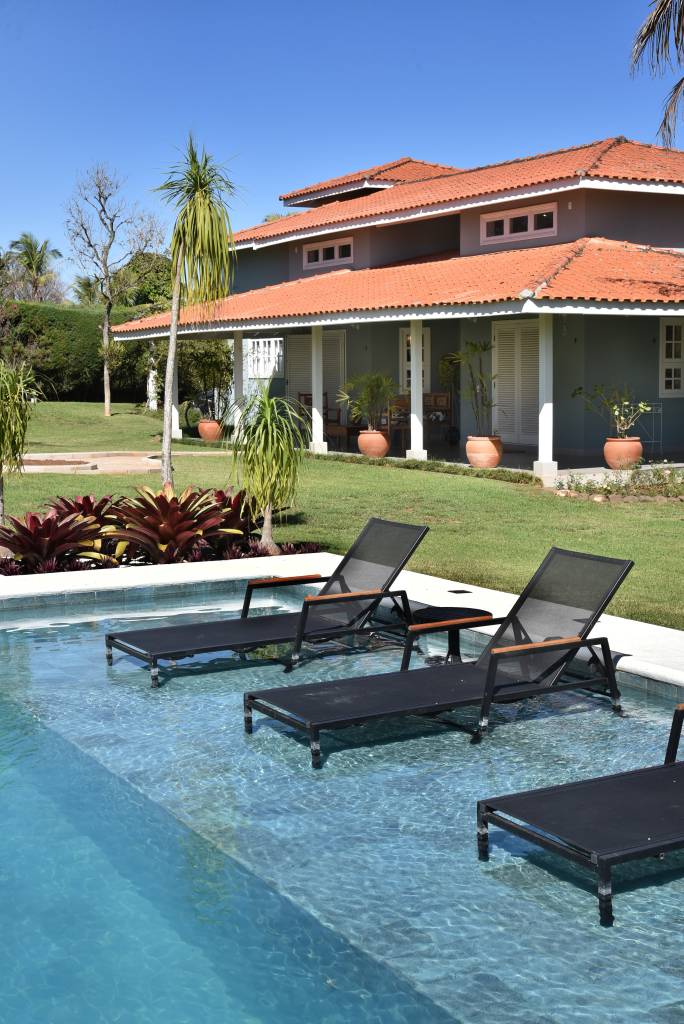 Casa de veraneio: 5 ideias para o décor. Projeto de Rosangela Pena. Na foto, piscina com prainha.
