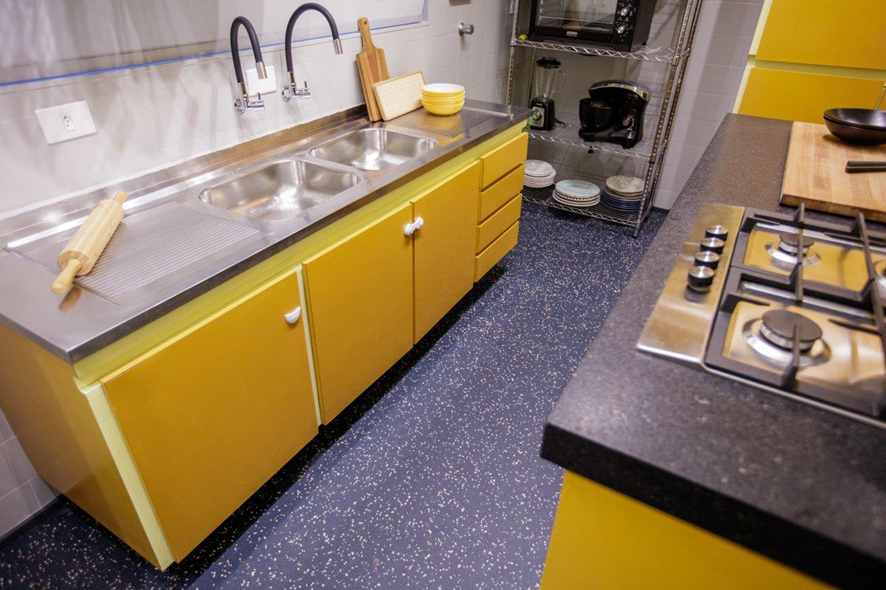 Mitos-e-verdades-sobre-o-piso-vinilico-em-cozinhas-04 Mitos e verdades sobre o piso vinílico em cozinhas