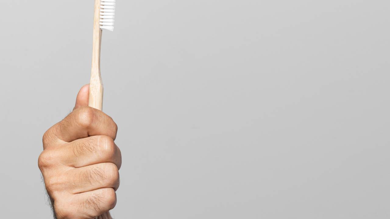 16 coisas na sua casa que você pode limpar com a escova de dentes