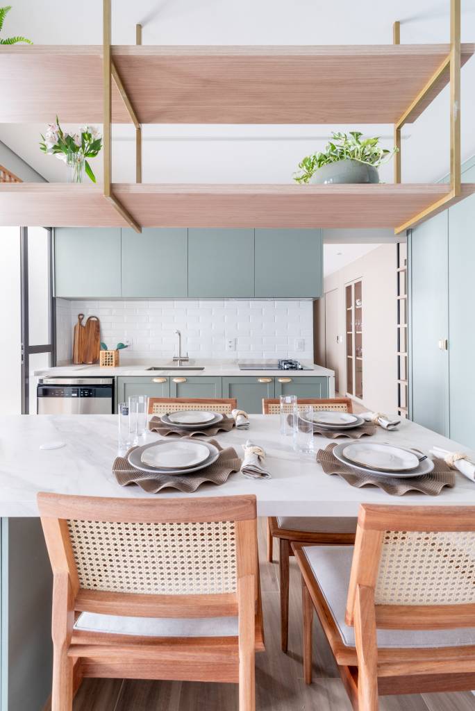5 jeitos de usar palhinha na decoração com projetos para se inspirar. Projeto de Mari Milani.