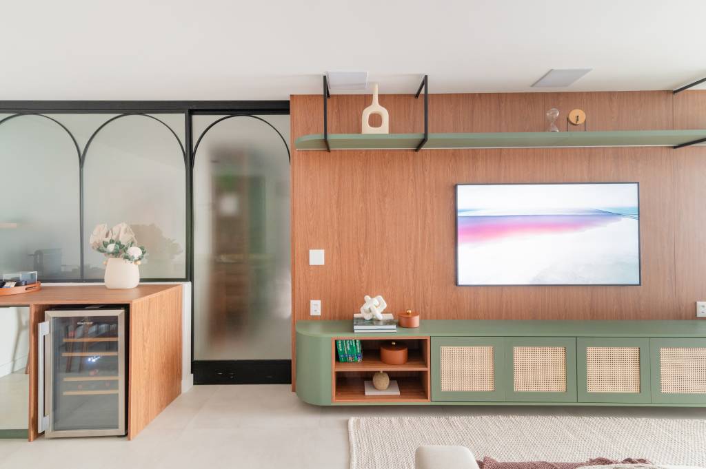 5 jeitos de usar palhinha na decoração com projetos para se inspirar. Projeto de Mari Milani.
