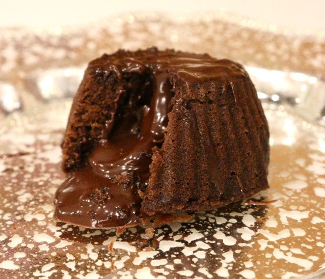 Petit gateau de micro-ondas da Isabela Akkari