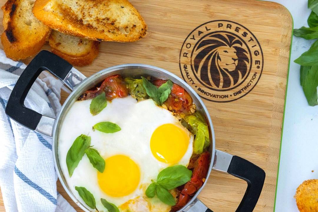 Receita prática: ovos fritos com tomate cereja