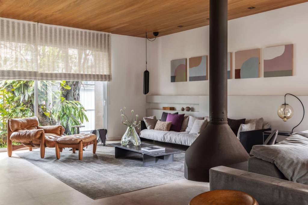 Casa elegante de tem móveis de design assinado e estilo contemporâneo