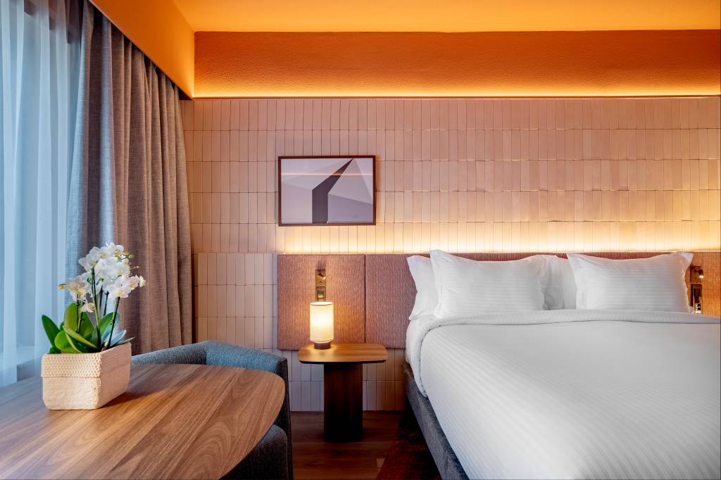 FGMF assina quartos de hotel pensados para o equilíbrio entre trabalho e descanso