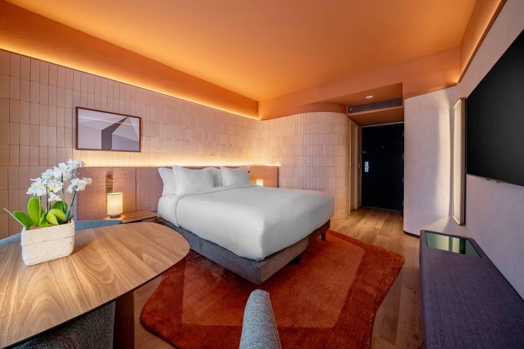 FGMF assina quartos de hotel pensados para o equilíbrio entre trabalho e descanso