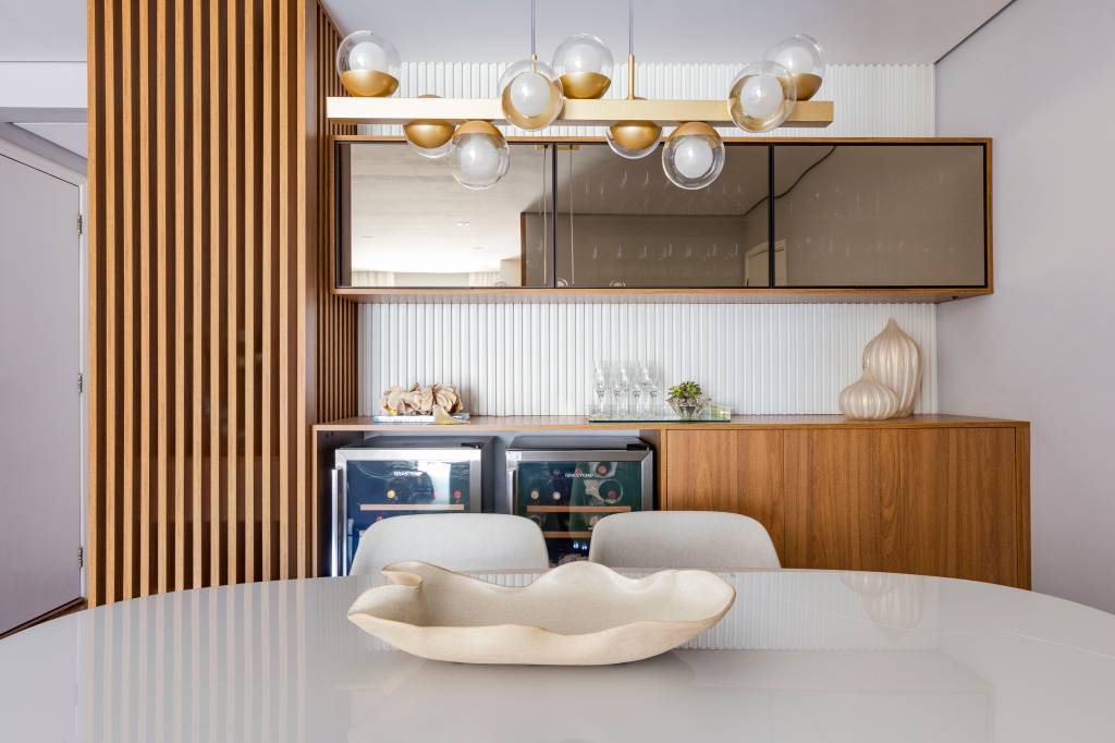 4 estilos de buffets para salas de estar e jantar elegantes e funcionais. Projeto de Daniela Funari.