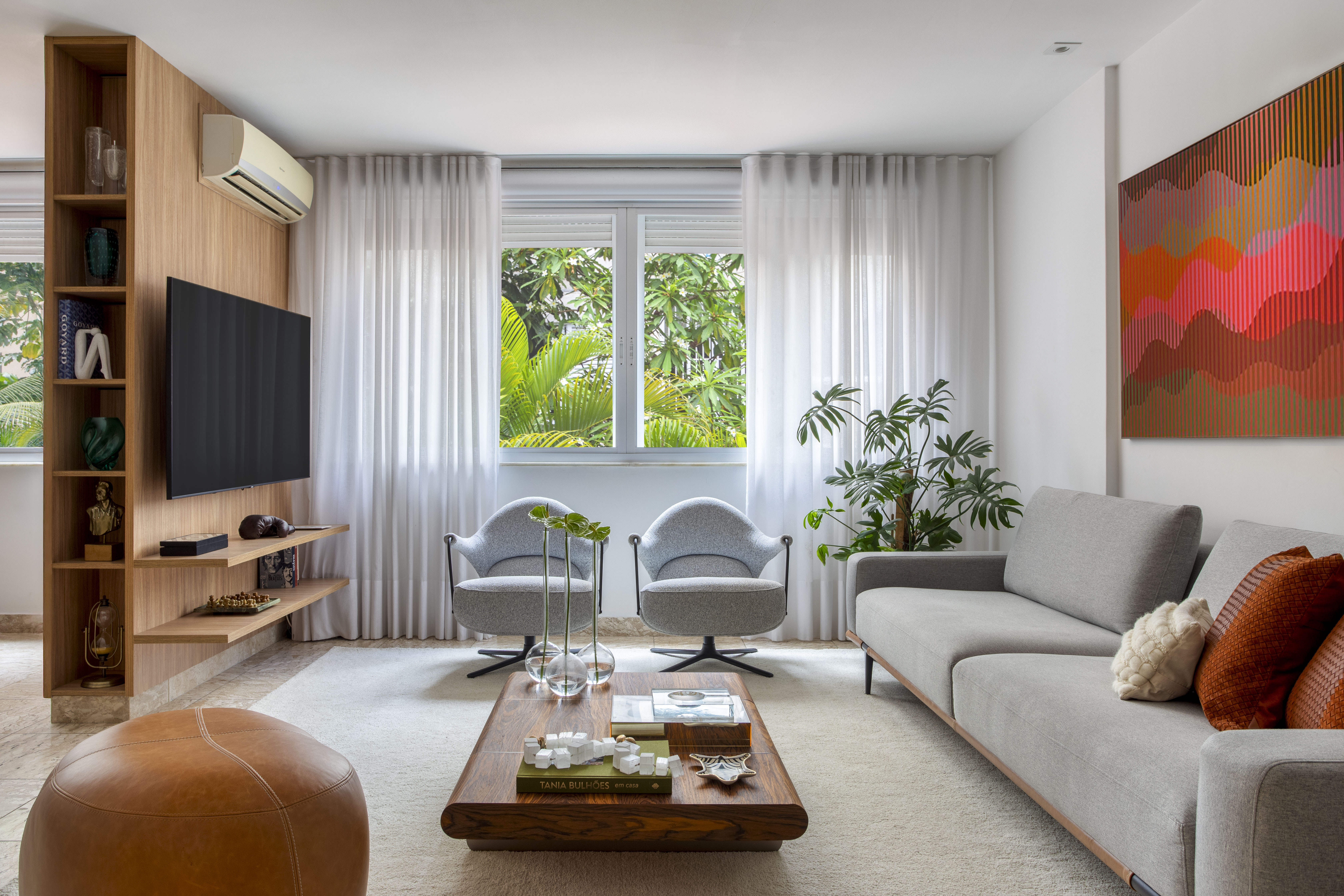 Apartamento contemporâneo ganha reforma sem quebra-quebra, em apenas 2 meses. Projeto de MRG Arquitetura.