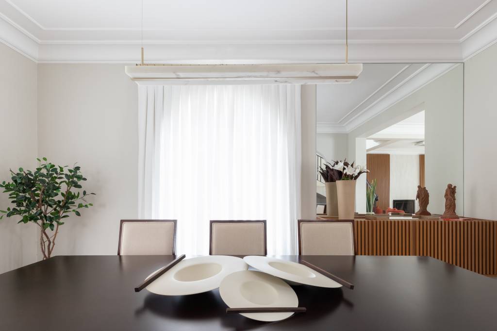 4 estilos de buffets para salas de estar e jantar elegantes e funcionais. Projeto de Daniela Funari.