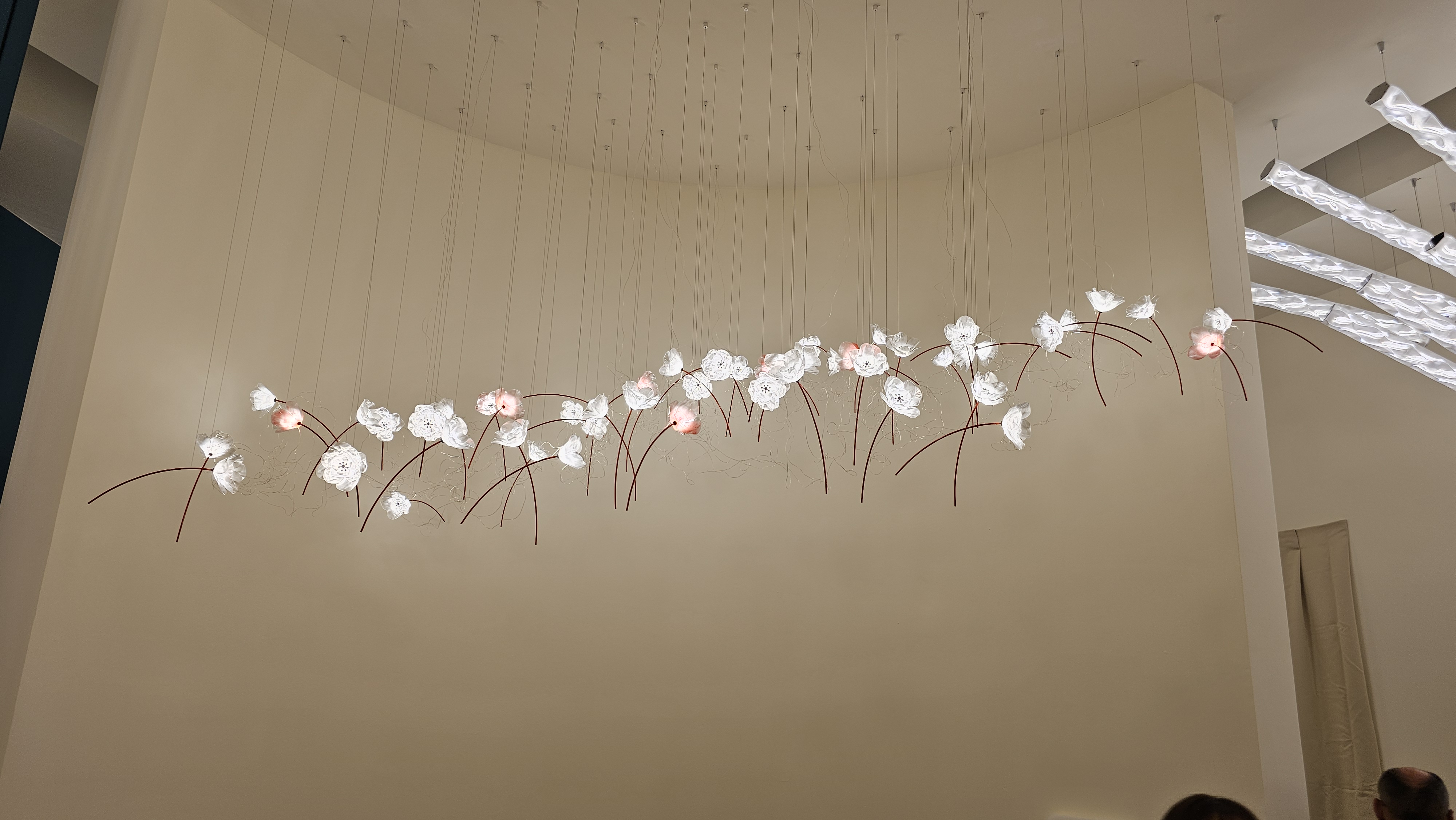 Luminária Poppy, apresentada por Slamp na Euroluce 2025