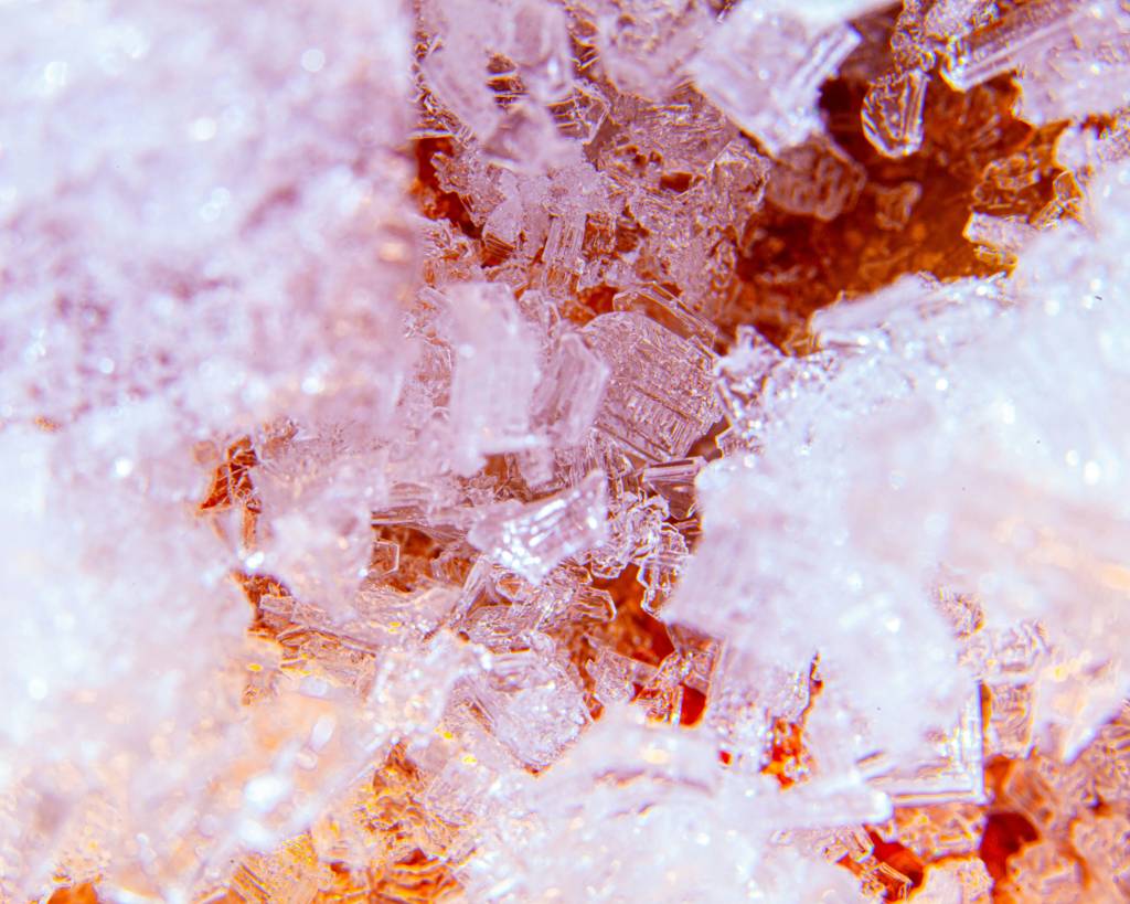 6-simpatias-com-sal-grosso-para-fazer-em-casa-e-afastar-negatividade-azar-e-inveja-jeroen-van-de-water-unsplash 6 simpatias com sal grosso para fazer em casa e afastar negatividade, azar e inveja
