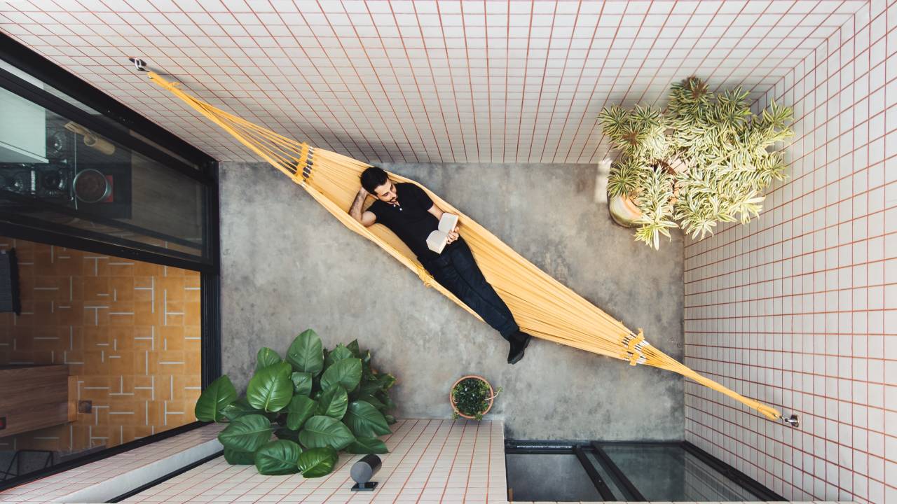 Claraboias: o truque de arquitetura que traz a luz para os interiores. Projeto de Rawi Arquitetura + Design.