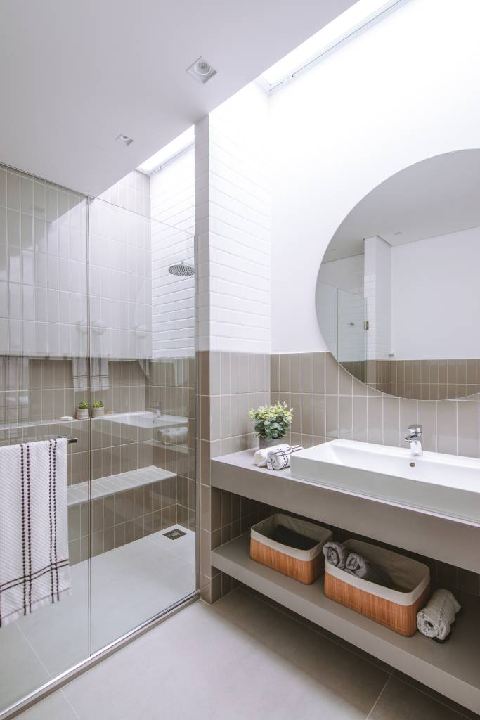 Claraboias: o truque de arquitetura que traz a luz para os interiores. Projeto de Rawi Arquitetura + Design.