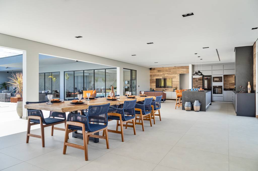 sem-verde-casa-com-450-m-de-torcedor-do-corinthians-nao-incluiu-a-cor-do-palmeiras-henrique-mariani-08 Sem verde! Casa com 450 m² de torcedor do Corinthians não incluiu a cor do Palmeiras! Projeto de Henrique Mariani.