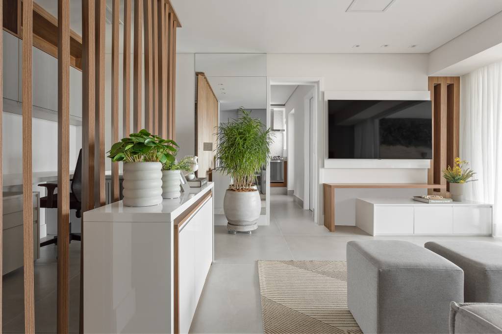 toalheiros-em-serralheria-descem-do-teto-em-banheiro-e-lavabo-deste-apartamento-rmv-interiores-11-sala Toalheiros em serralheria descem do teto em banheiro e lavabo deste apartamento. Projeto de RMV Interiores.