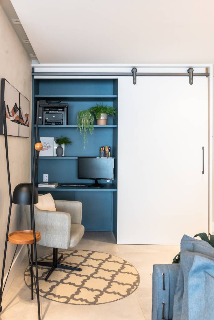 4-projetos-com-home-offices-em-salas-de-estar-elegantes-e-diferentes-projeto-mari-milani-04 4 projetos com home offices em salas de estar elegantes e diferentes. Projeto de Mari Milani.