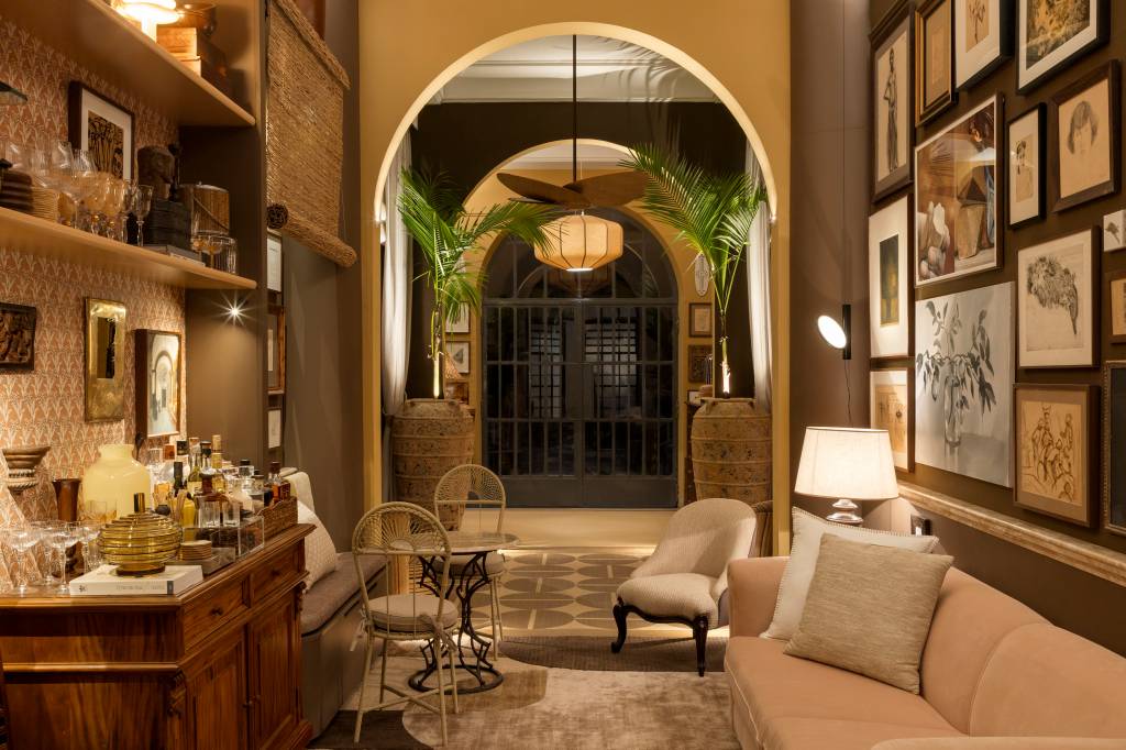 Arcos setorizam os cinco ambientes de hotel na CASACOR SP. Frezza & Figueiredo Arquitetura e Interiores.
