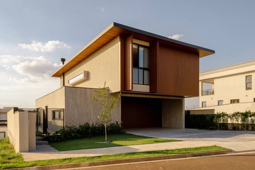brises-e-ripas-em-metal-e-concreto-garantem-privacidade-e-transparencia-nesta-casa-tagua-arquitetura-15 Brises e ripas em metal e concreto garantem privacidade e transparência nesta casa. Taguá Arquitetura.