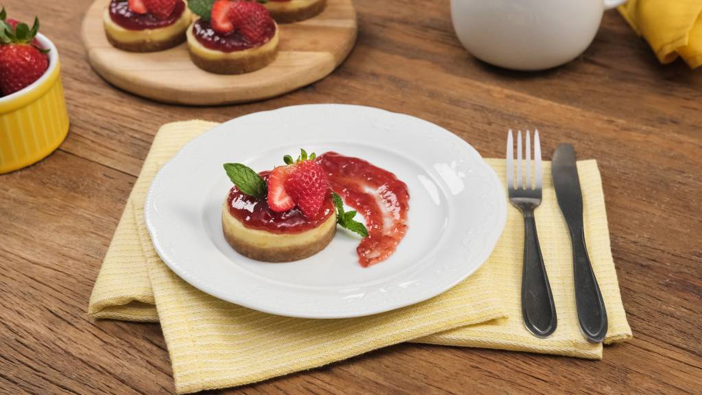 Dia dos Namorados: veja receita de mini cheesecake de morango