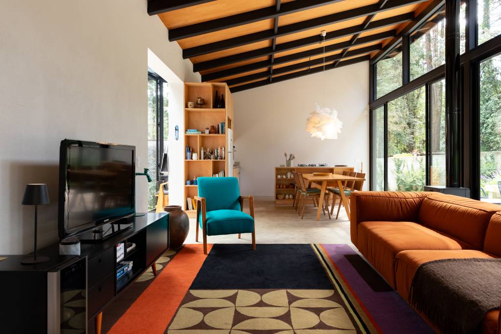linda-casa-de-campo-fica-em-meio-as-araucarias-de-campos-do-jordao-arkitito-12 Linda casa de campo fica em meio às araucárias de Campos do Jordão. Projeto de ARKITITO Arquitetura.