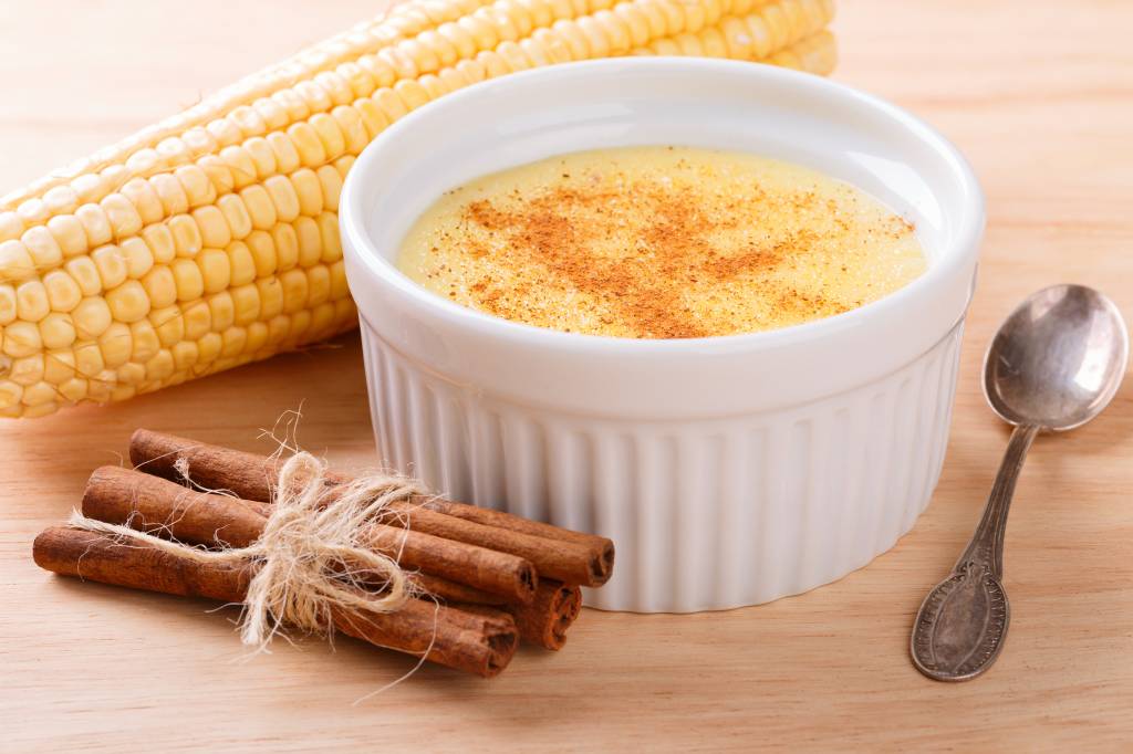 Brazilian,Sweet,Custard-like,Dessert,Curau,De,Milho,Mousse,Of,Corn 3 versões saudáveis de receitas de festas juninas e julinas.