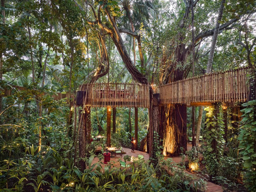 Hotel nas Maldivas tem restaurante seis metros abaixo do nível do mar!