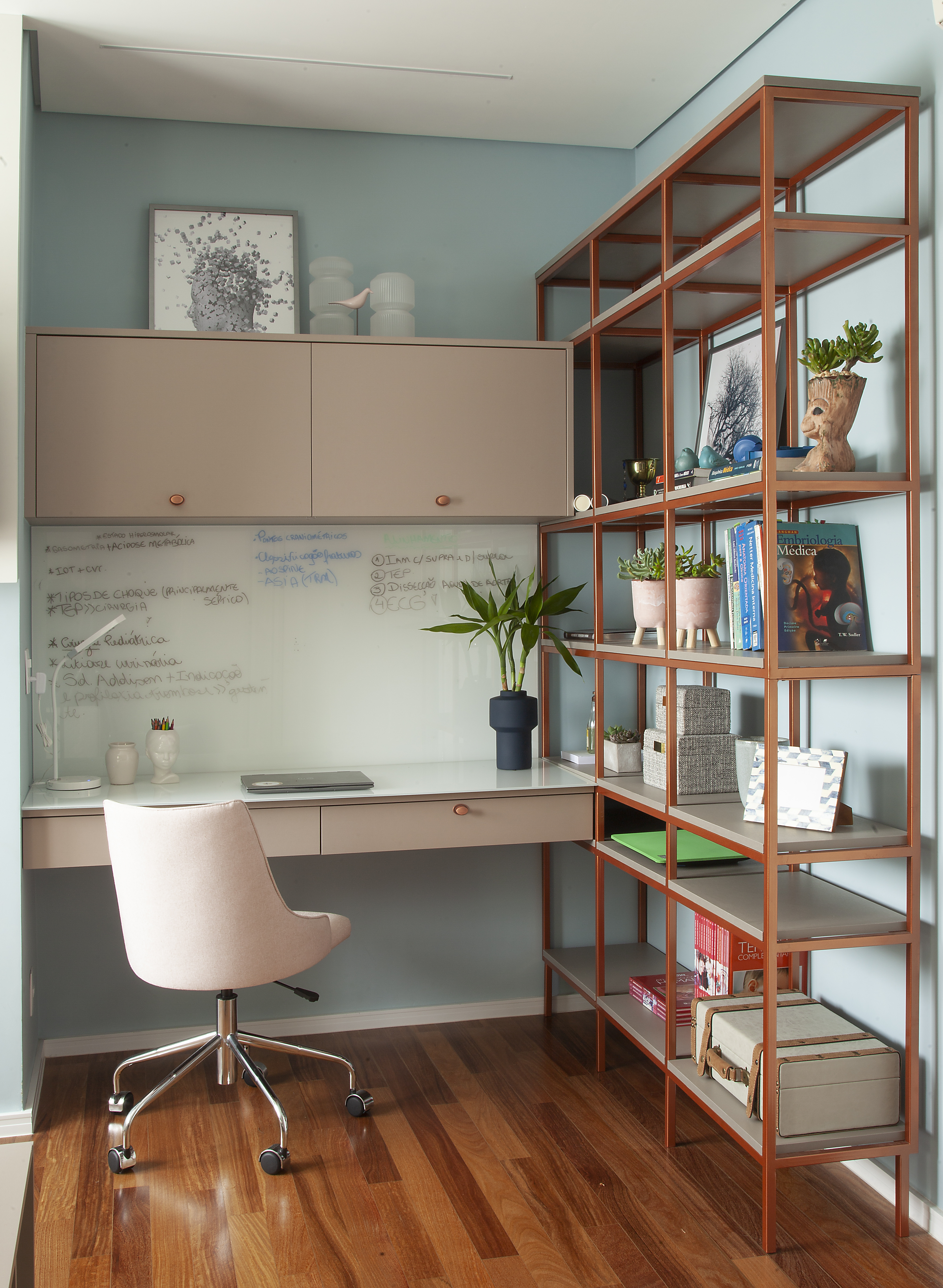 5 recursos que deixam a decoração da sua casa mais moderna. Projeto de Cristiane Schiavoni.