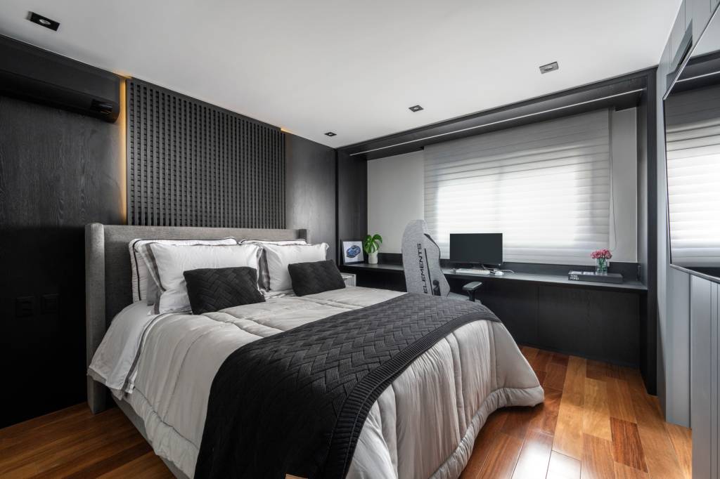 apartamento-tem-mesa-de-jantar-que-vira-mesa-de-bilhar-erica-salguero-39-cinza-quarto-home-office Apartamento tem mesa de jantar que vira mesa de bilhar! Projeto de Érica Salguero