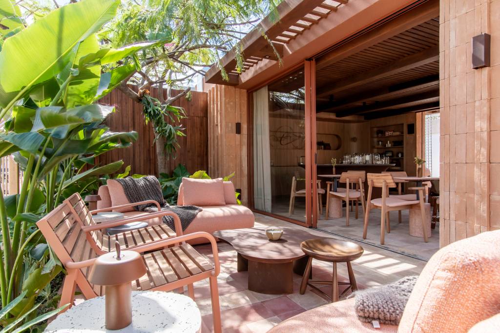 6 projetos que exploram jeitos diferentes de usar a varanda