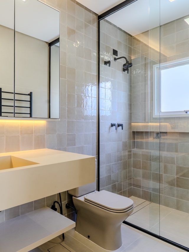 Capa de: Conheça o sofisticado box de banheiro teto-chão