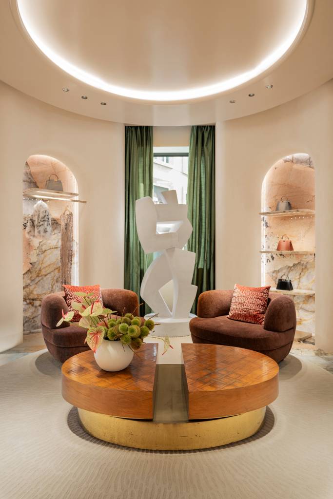 FENDI inaugura nova boutique Palazzo FENDI Milano em prédio dos anos 1930